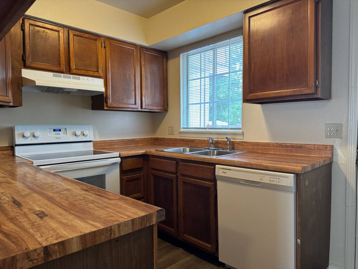 Townhouse for rent at 4108 Charleston Dr, Colorado Springs, CO 80916