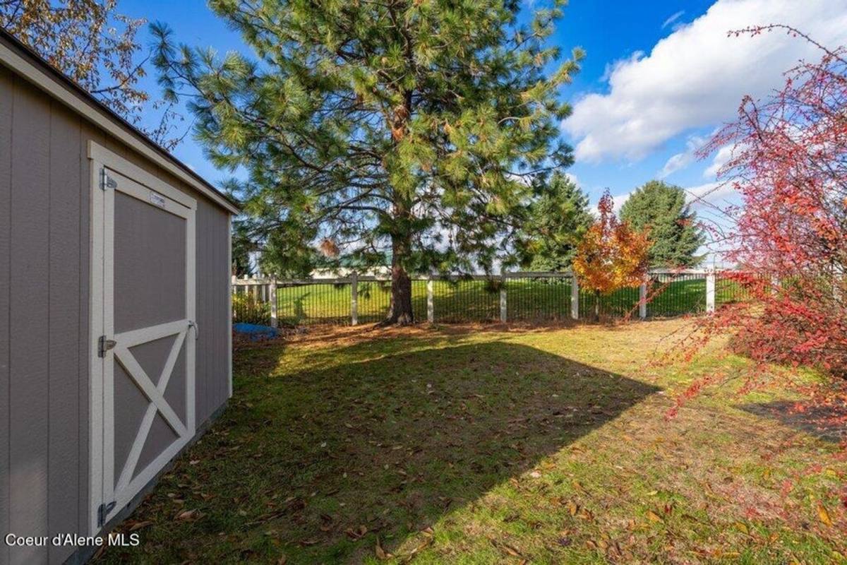 House for rent at 5905 N Stafford Rd, Coeur D Alene, ID 83815