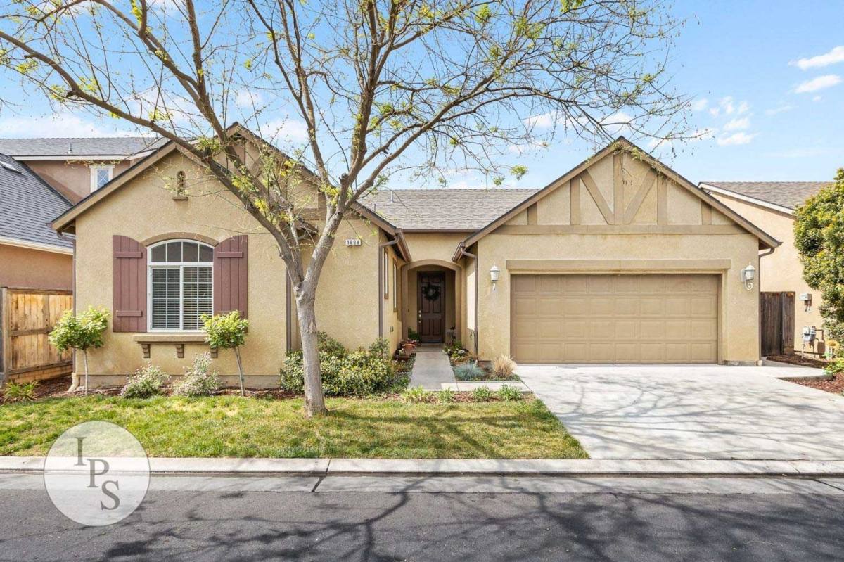 House for rent at 1668 N McPherson Lane, Clovis, CA 93619