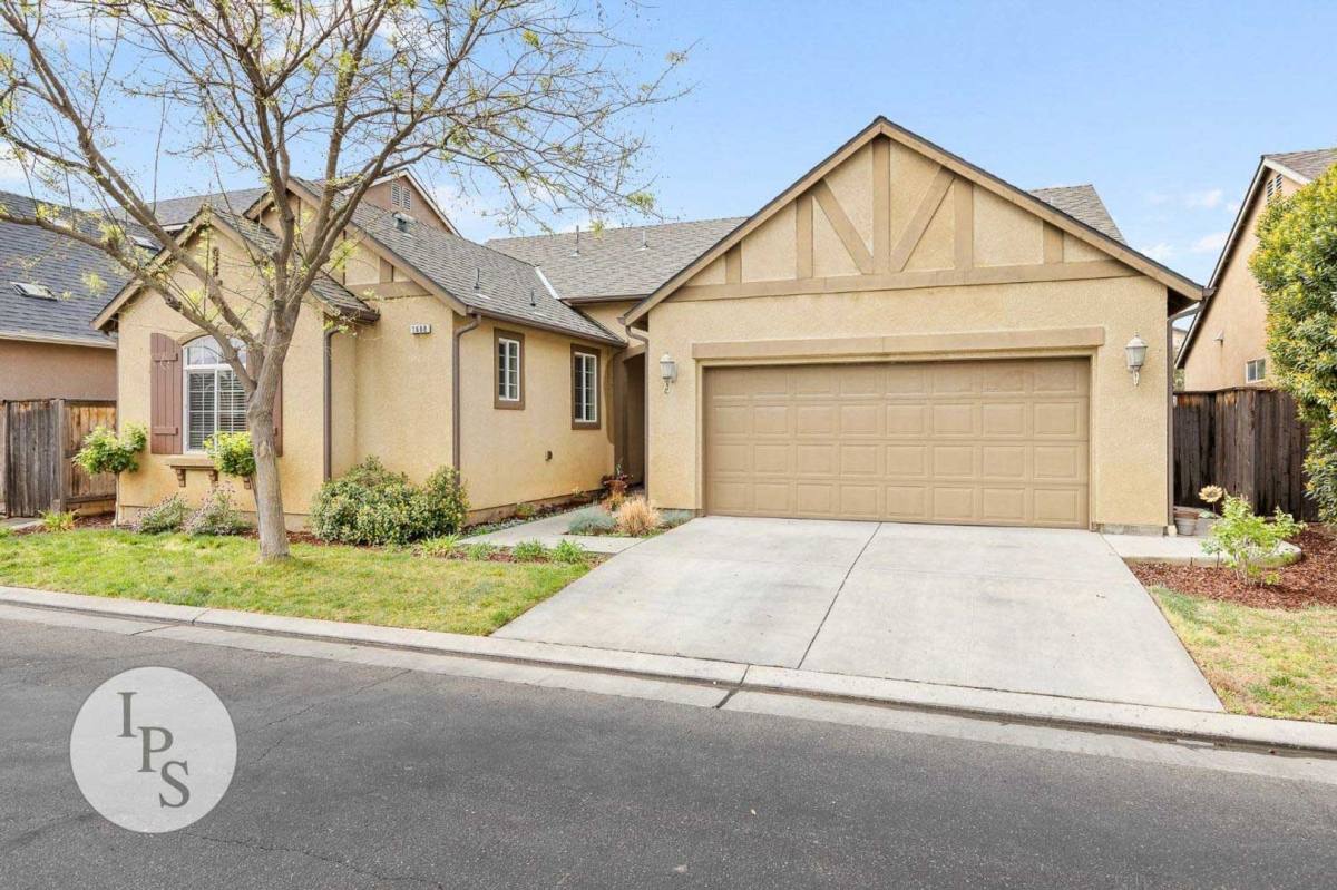 House for rent at 1668 N McPherson Lane, Clovis, CA 93619