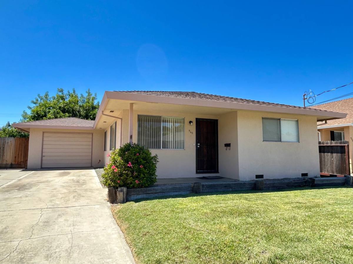 House for rent at 960 Suiter St, Hollister, CA 95023
