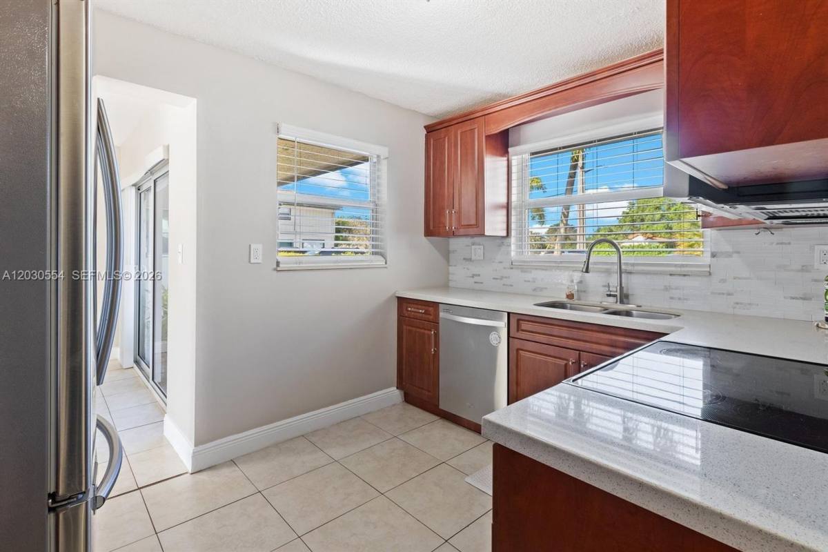 Townhouse for rent at 4119 Coral Springs Dr, Coral Springs, FL 33065