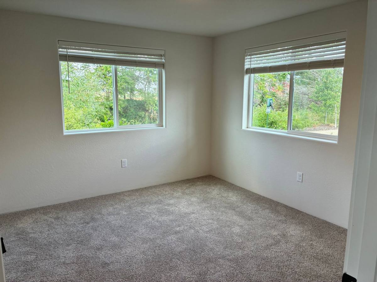 Apartment for rent at 1977 Sky Park Dr, Medford, OR 97504