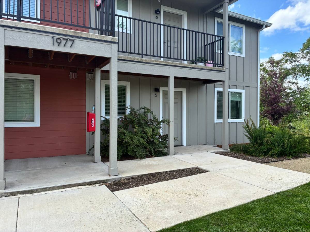 Apartment for rent at 1977 Sky Park Dr, Medford, OR 97504