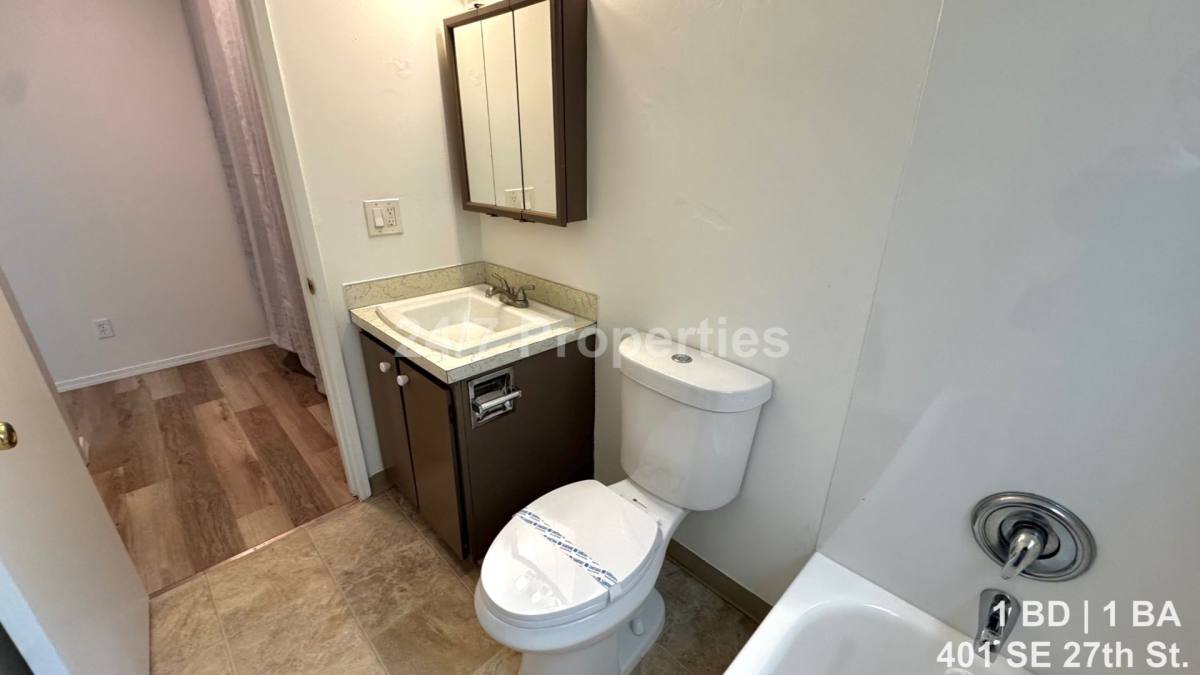 Apartment for rent at 401 SE 27th Ave, Portland, OR 97214