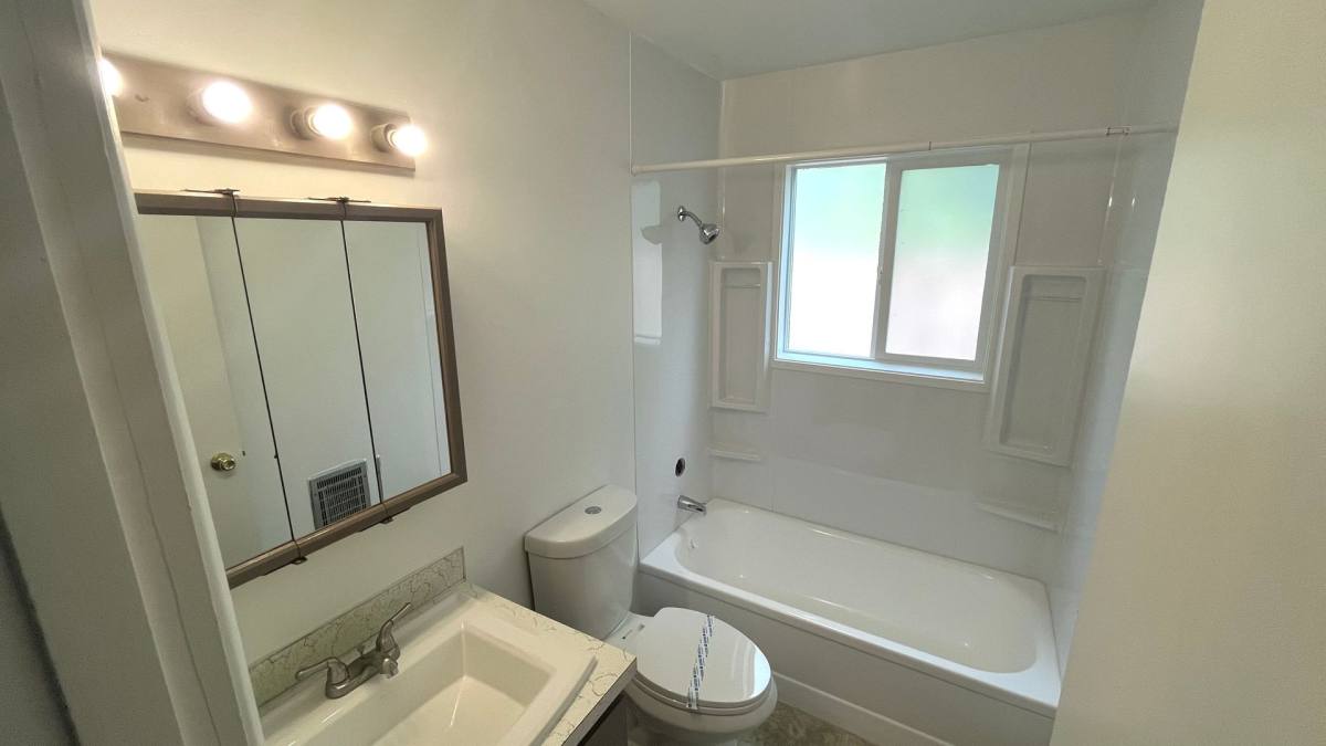 Apartment for rent at 401 SE 27th Ave, Portland, OR 97214