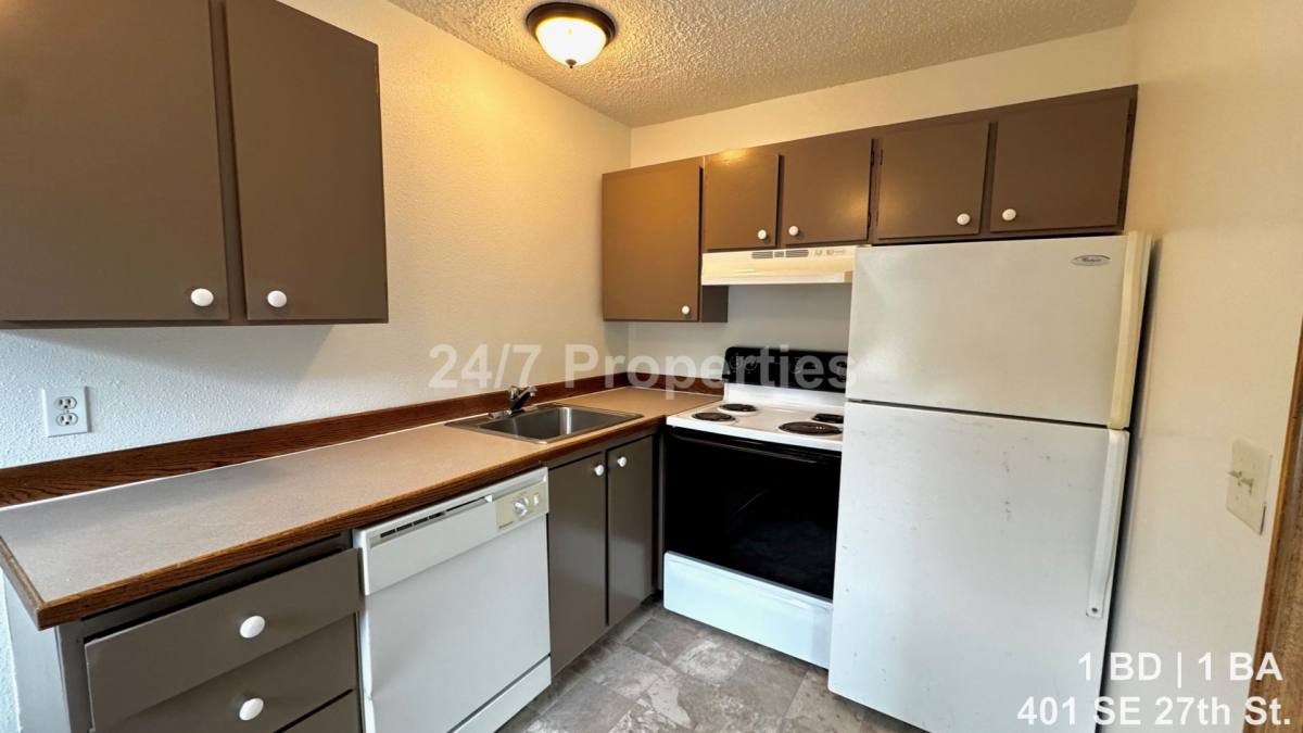 Apartment for rent at 401 SE 27th Ave, Portland, OR 97214