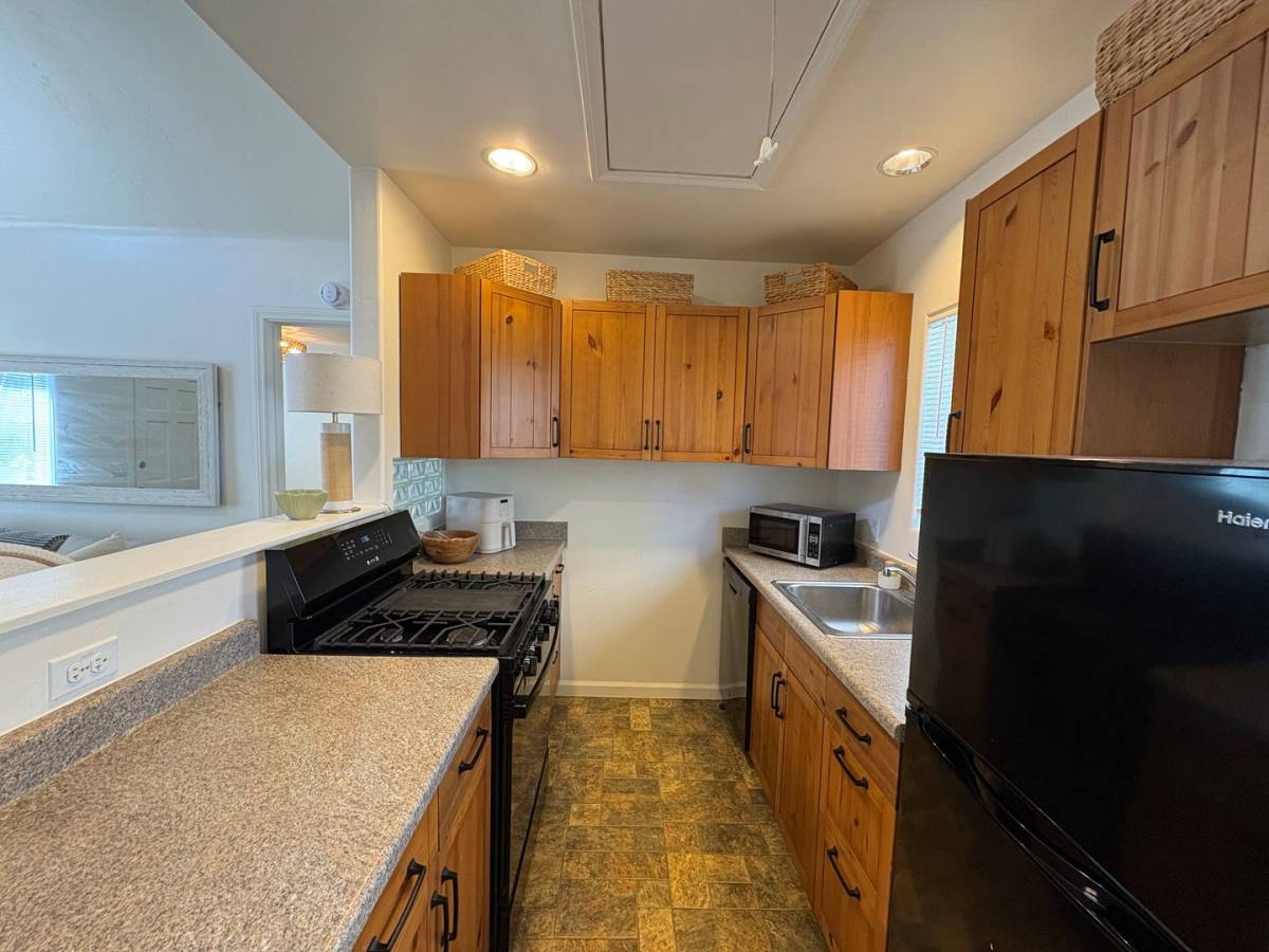 Apartment for rent at 215-221 Lolita St, Encinitas, CA 92024