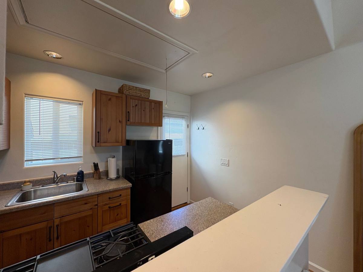 Apartment for rent at 215-221 Lolita St, Encinitas, CA 92024