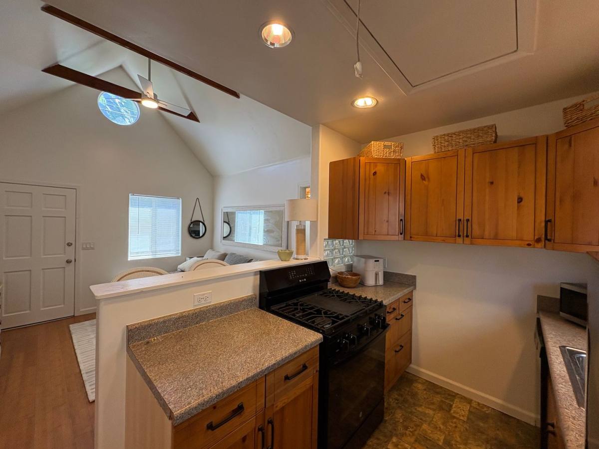 Apartment for rent at 215-221 Lolita St, Encinitas, CA 92024