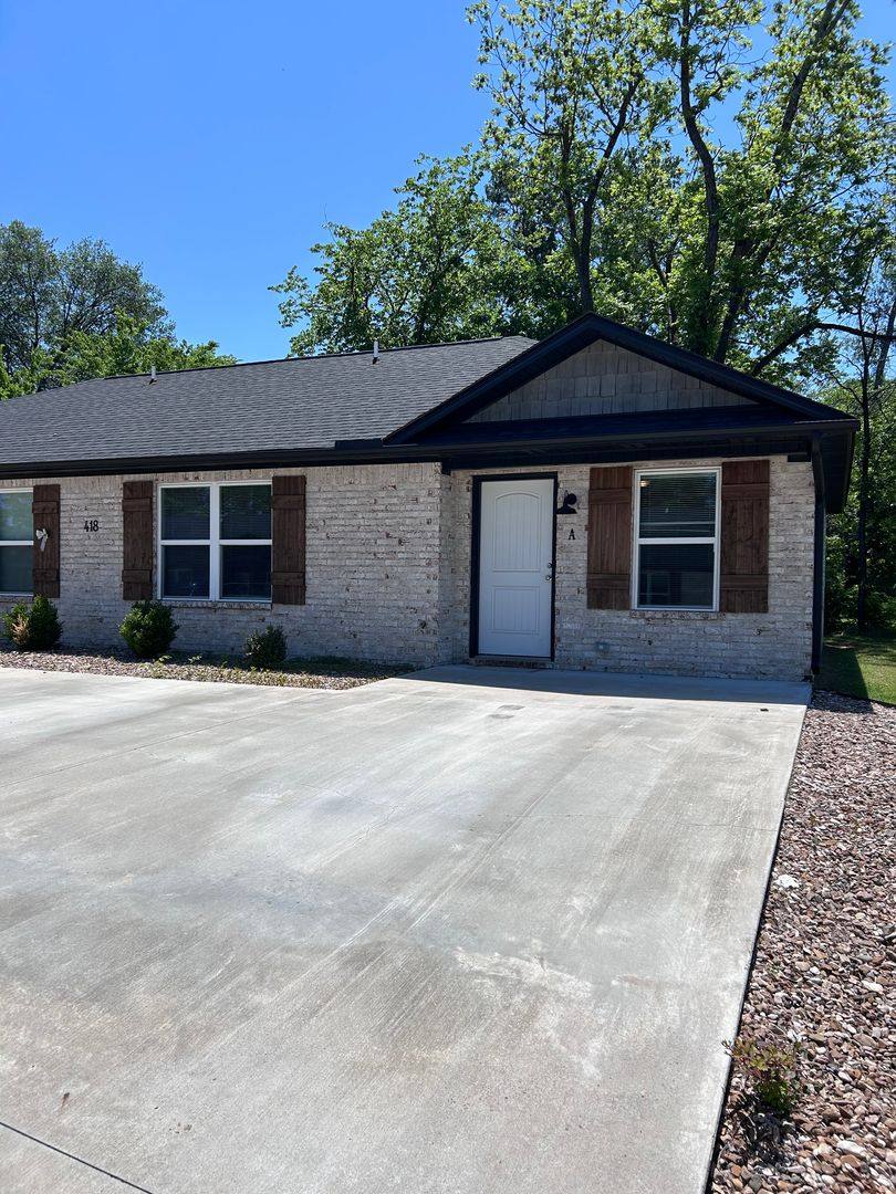 Apartment for rent at 418 N 20th St, Van Buren, AR 72956