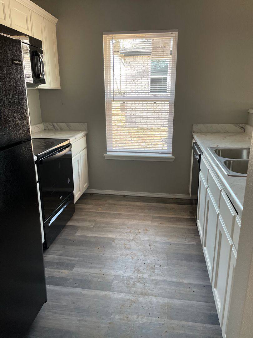 Apartment for rent at 418 N 20th St, Van Buren, AR 72956