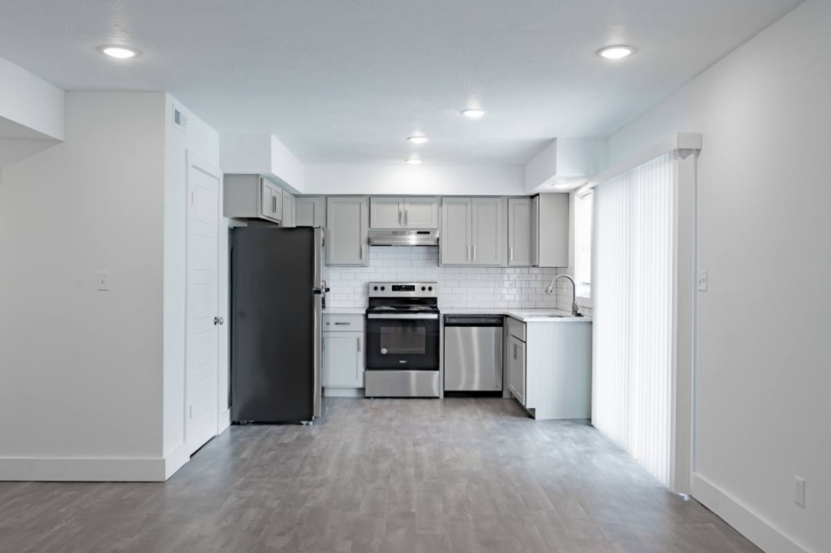 Apartment for rent at 706 E Montclair, Springfield, MO 65807
