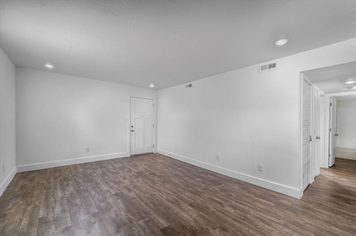 Apartment for rent at 706 E Montclair, Springfield, MO 65807