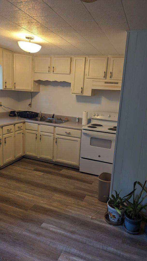 Apartment for rent at 107 Magnolia St, Sylva, NC 28779