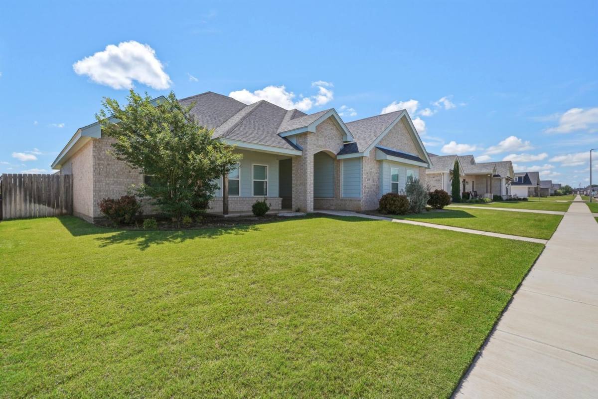 House for rent at 6609 Dessert Willow Trail, Abilene, TX 79606