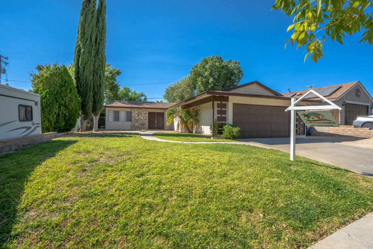 House for rent at 19726 Merryhill St, Canyon Country, CA 91351