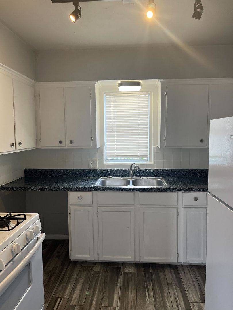 Apartment for rent at 5532 Eskridge St, Houston, TX 77023