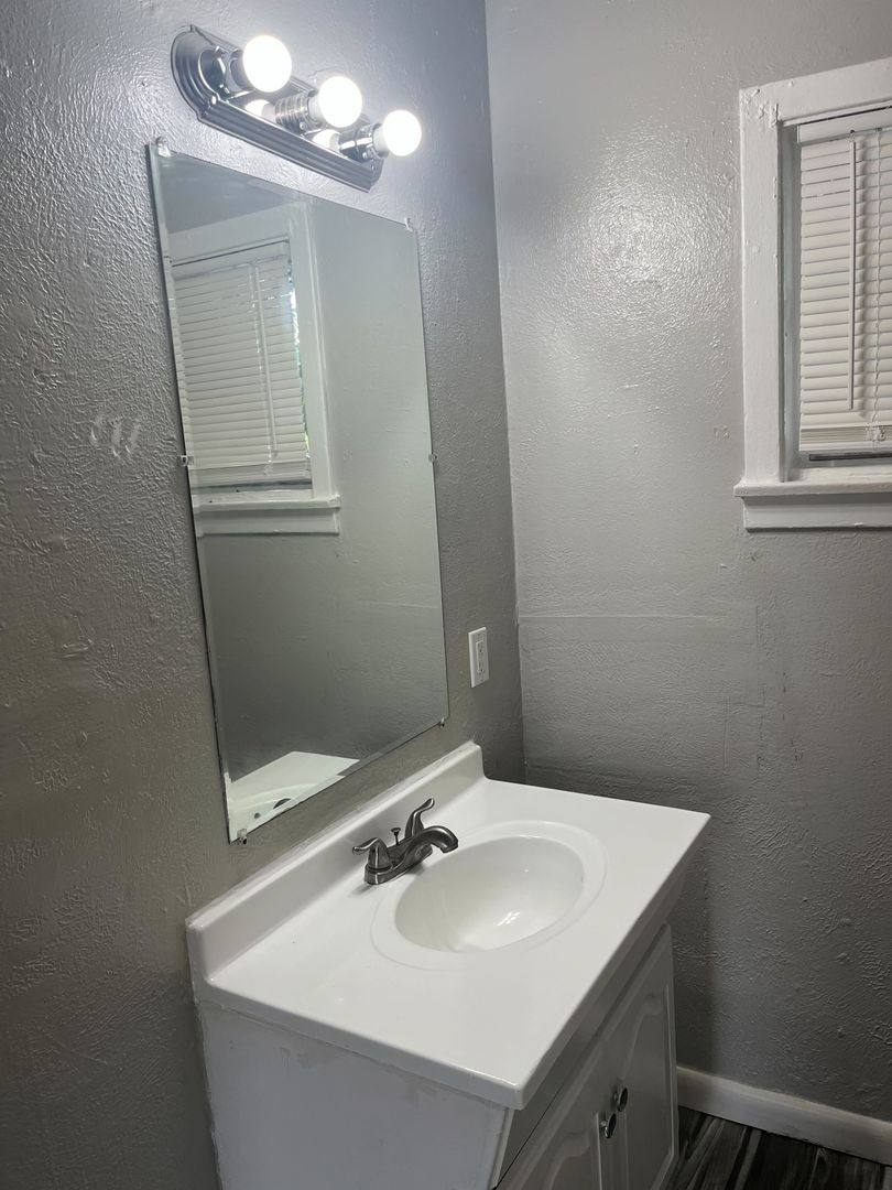 Apartment for rent at 5532 Eskridge St, Houston, TX 77023