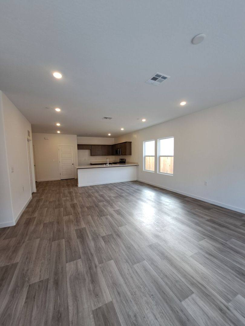 Apartment for rent at 7046 W Willis Ave, Fresno, CA 93723