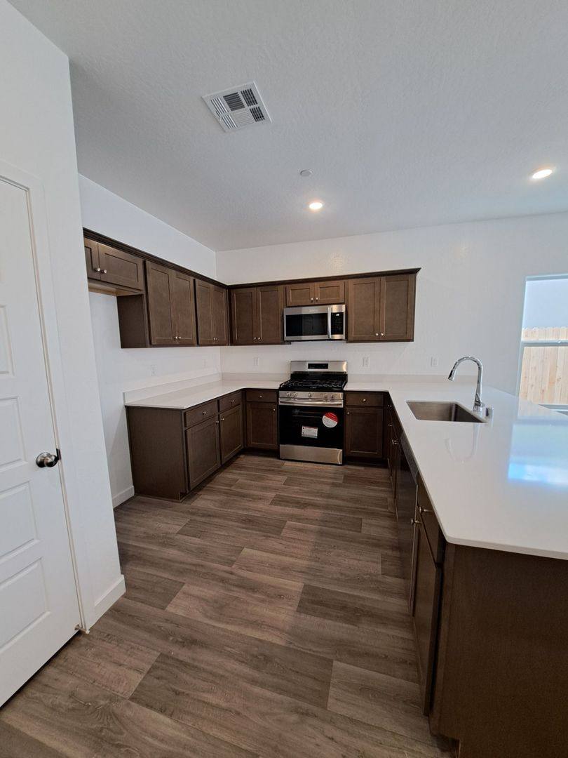 Apartment for rent at 7046 W Willis Ave, Fresno, CA 93723