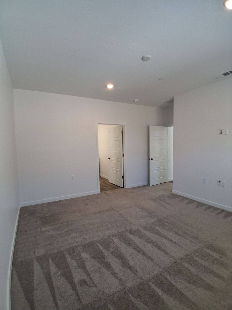 Apartment for rent at 7046 W Willis Ave, Fresno, CA 93723
