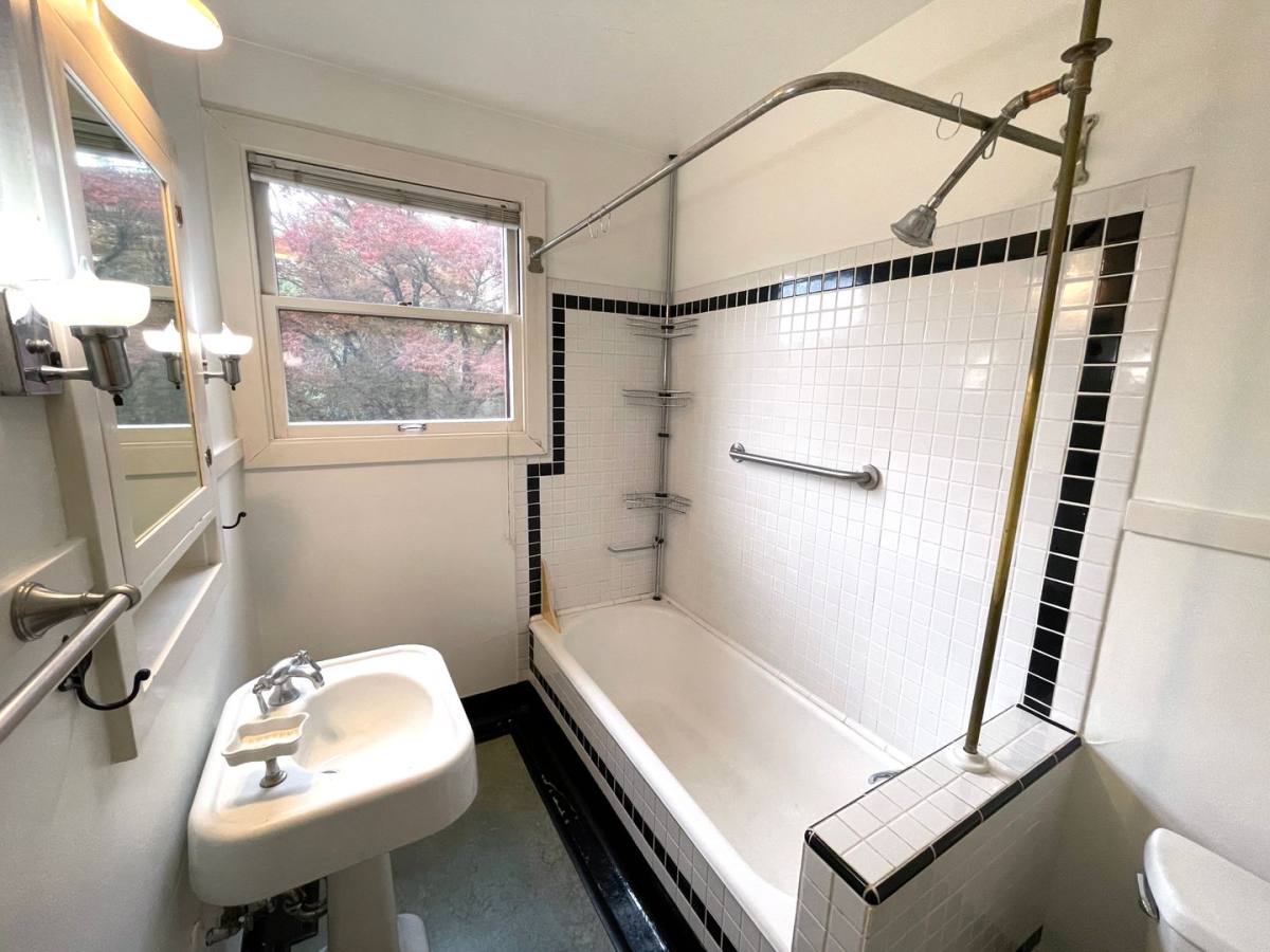 Apartment for rent at 2253 NW Pettygrove St, Portland, OR 97210