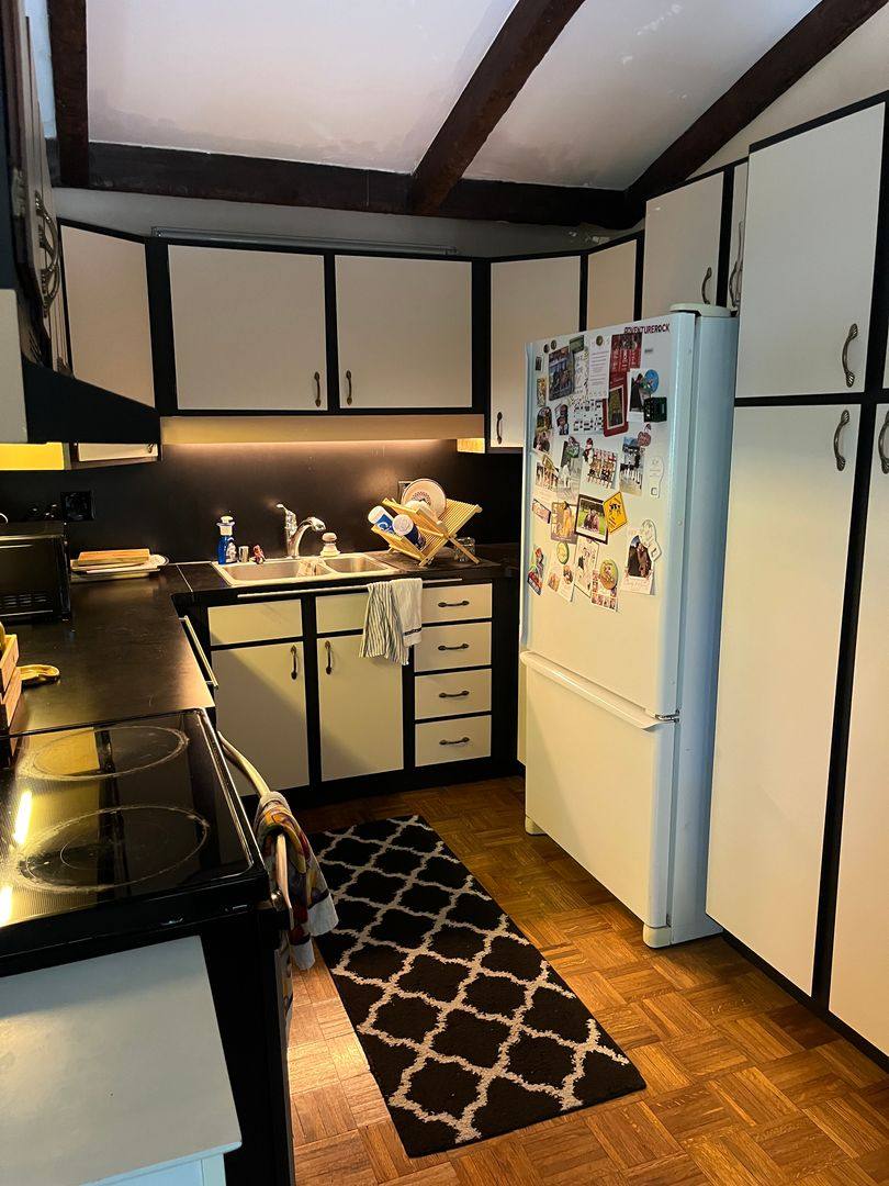 Apartment for rent at 1345 N Astor St, Milwaukee, WI 53202