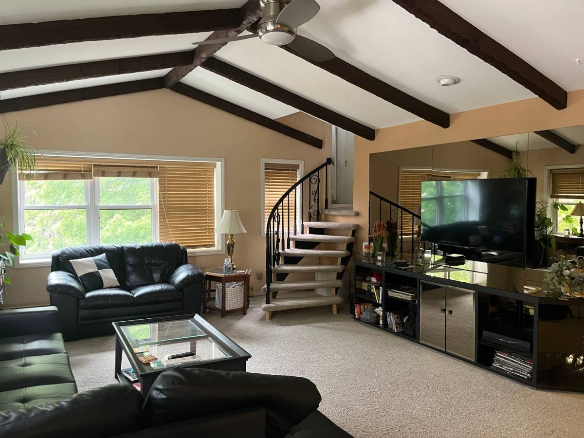 Apartment for rent at 1345 N Astor St, Milwaukee, WI 53202