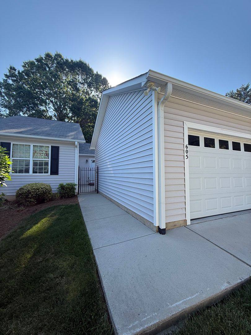 Townhouse for rent at 605 W Park Court, Winston Salem, NC 27103