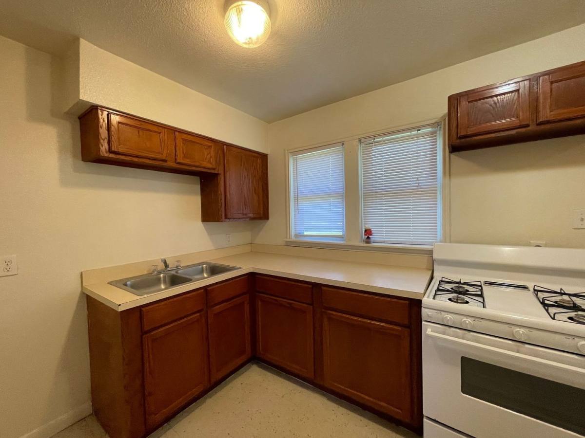 Apartment for rent at 400 Bower Dr, Bridge City, TX 77611