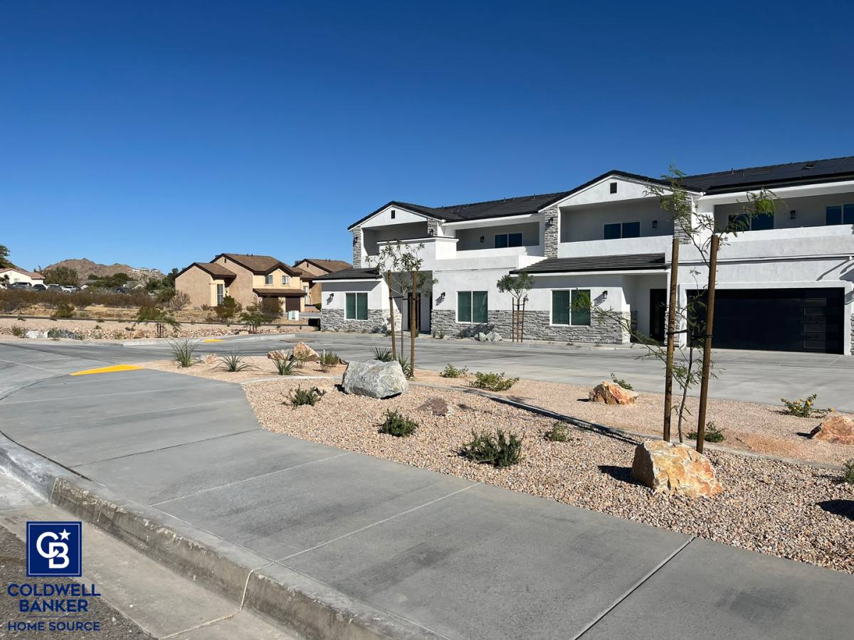 Apartment for rent at 16295 Viho Rd, Apple Valley, CA 92307
