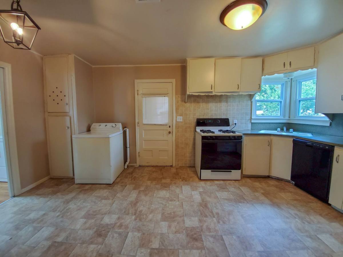 House for rent at 118 W Franklin St, Shawnee, OK 74804