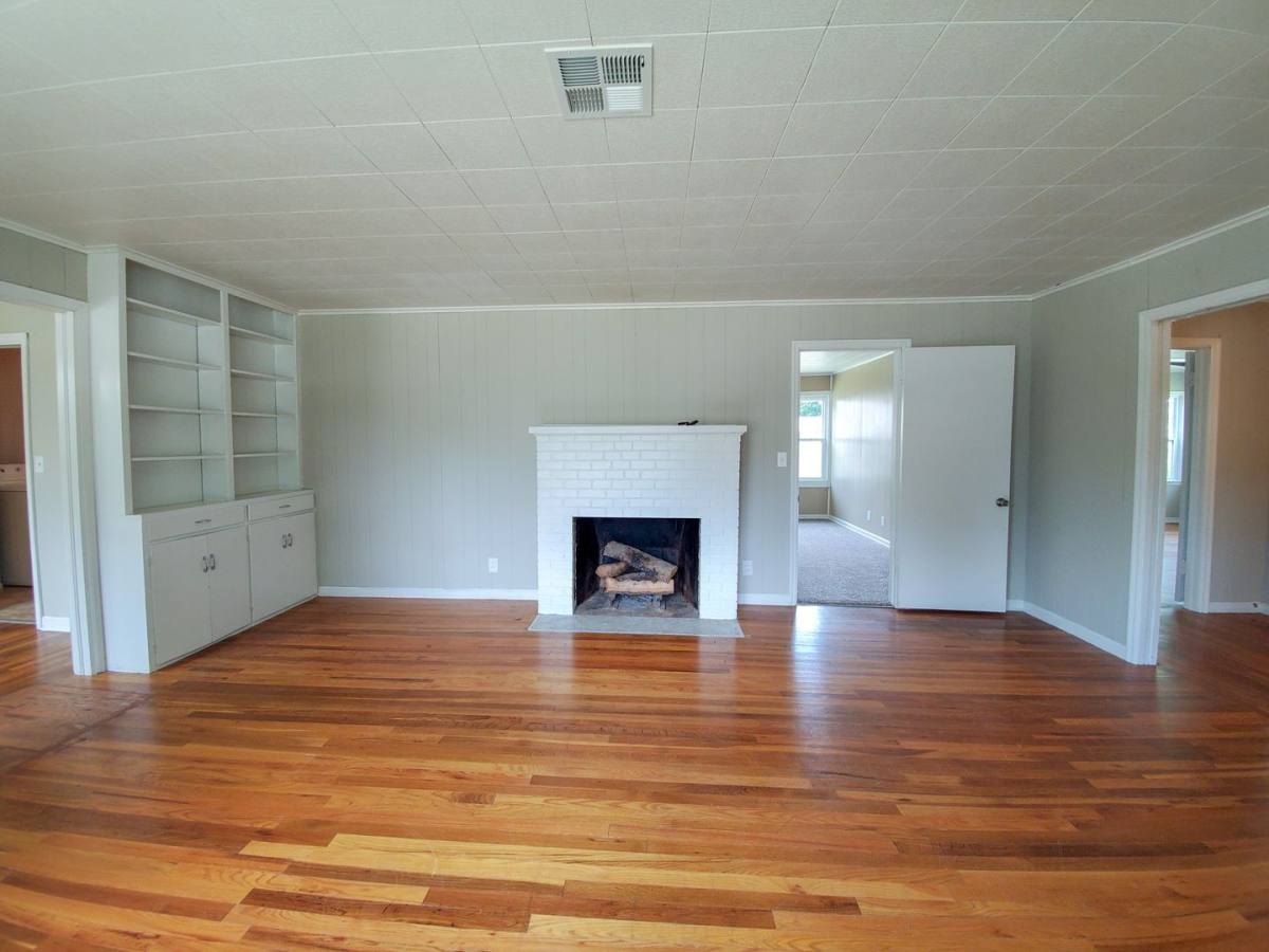 House for rent at 118 W Franklin St, Shawnee, OK 74804