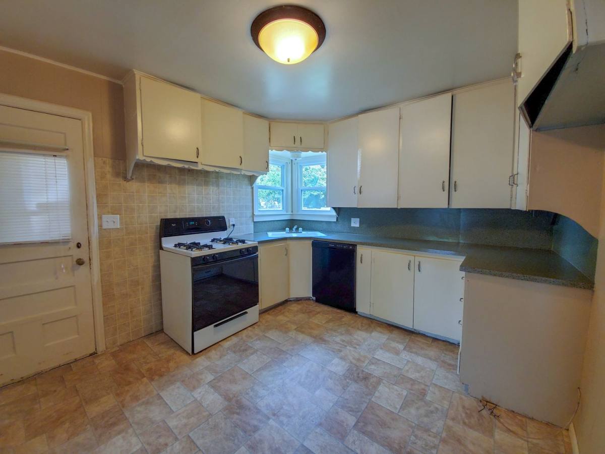 House for rent at 118 W Franklin St, Shawnee, OK 74804