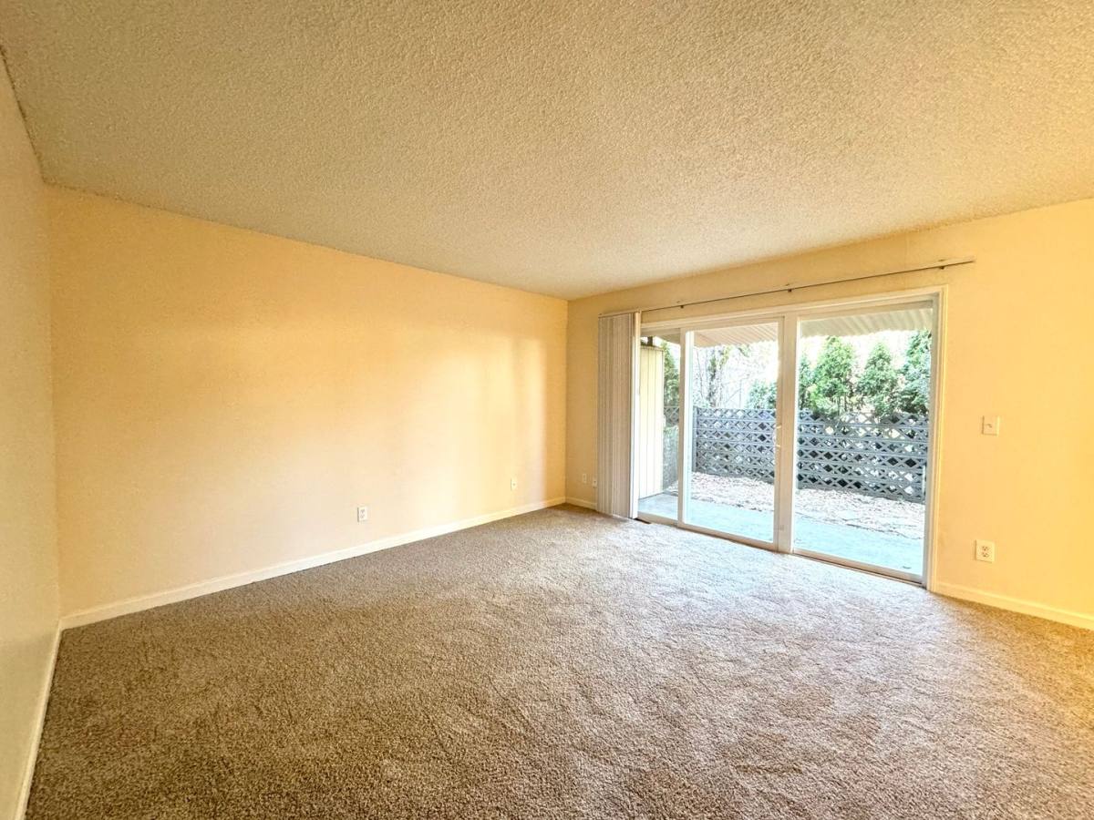 Apartment for rent at 10615 NE Weidler St, Portland, OR 97220