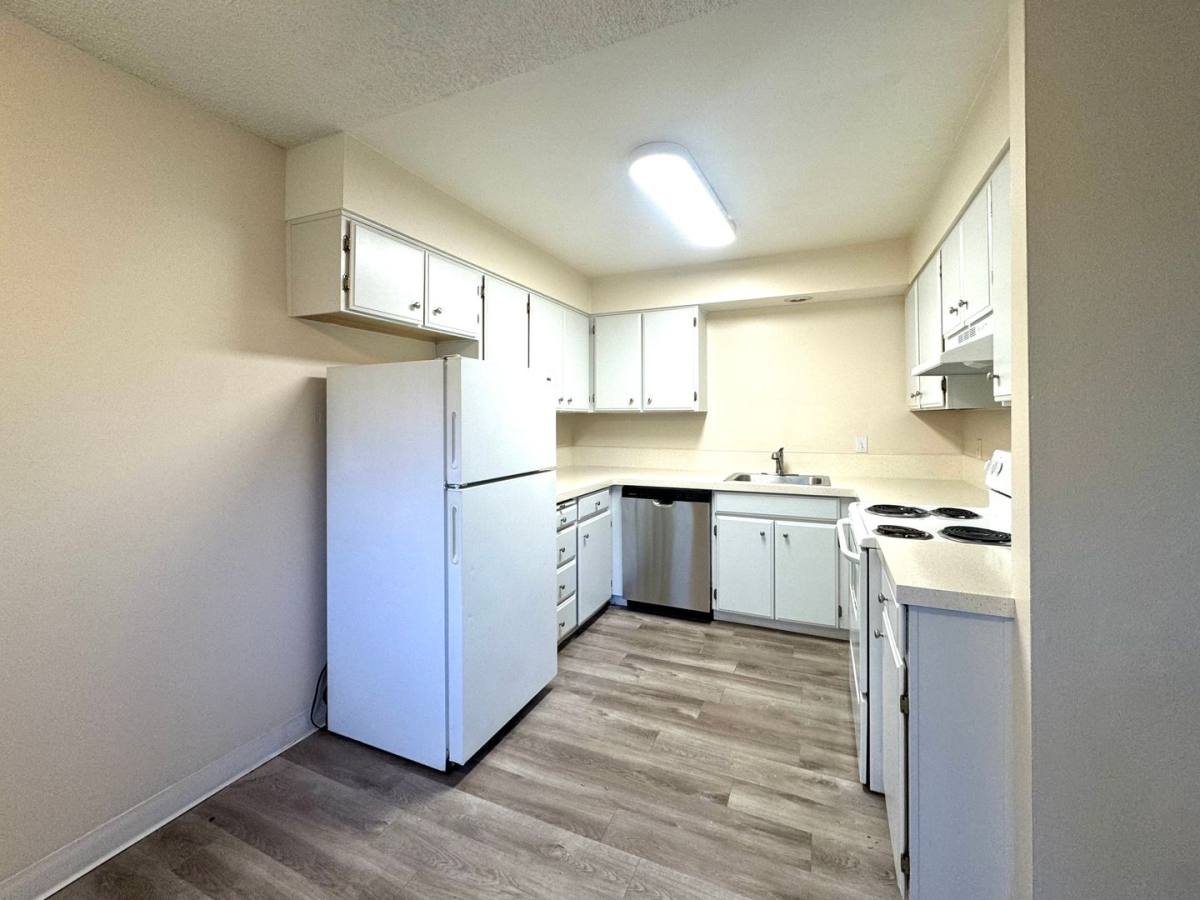 Apartment for rent at 10615 NE Weidler St, Portland, OR 97220