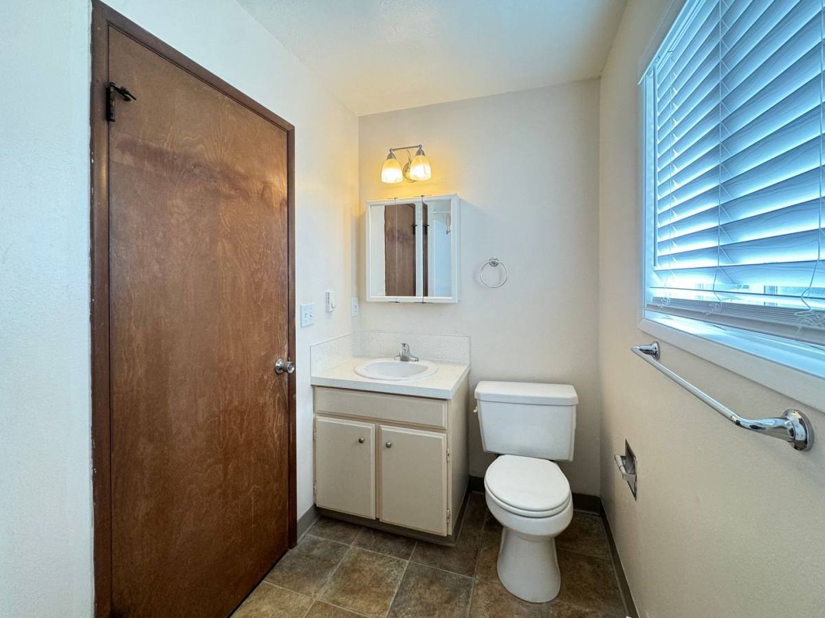 Apartment for rent at 10615 NE Weidler St, Portland, OR 97220