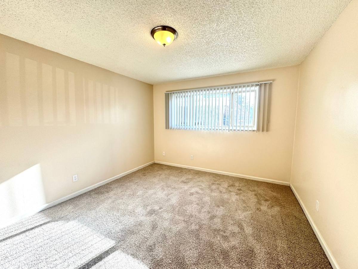 Apartment for rent at 10615 NE Weidler St, Portland, OR 97220