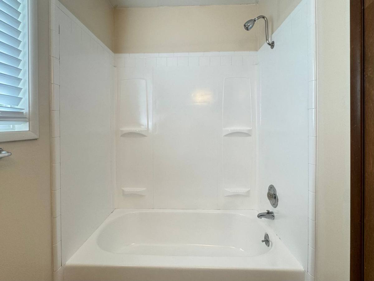 Apartment for rent at 10615 NE Weidler St, Portland, OR 97220
