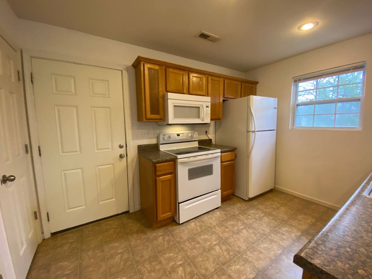 Apartment for rent at 15410 Texas, Saint Robert, MO 65584
