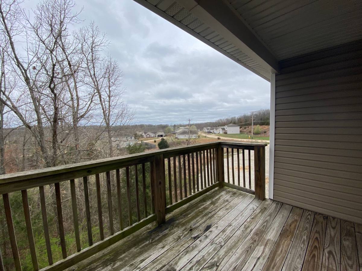 Apartment for rent at 15410 Texas, Saint Robert, MO 65584