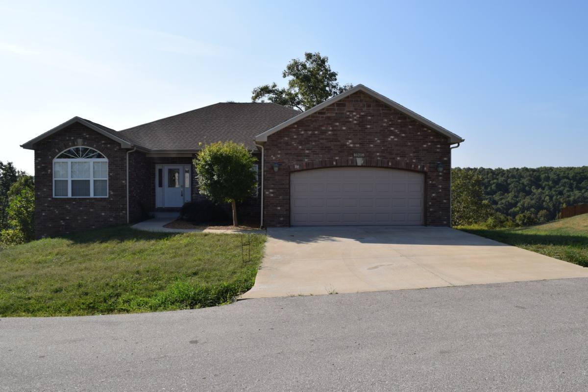 House for rent at 16218 Heartland Lane, Saint Robert, MO 65584