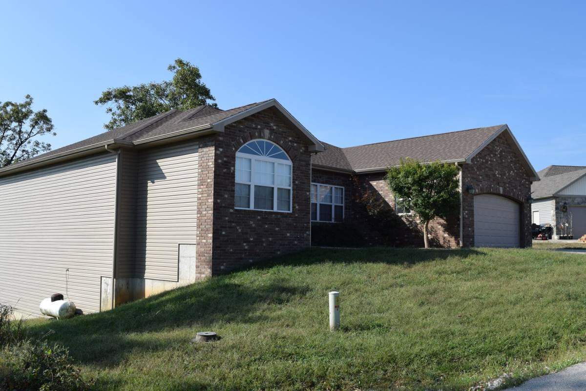House for rent at 16218 Heartland Lane, Saint Robert, MO 65584