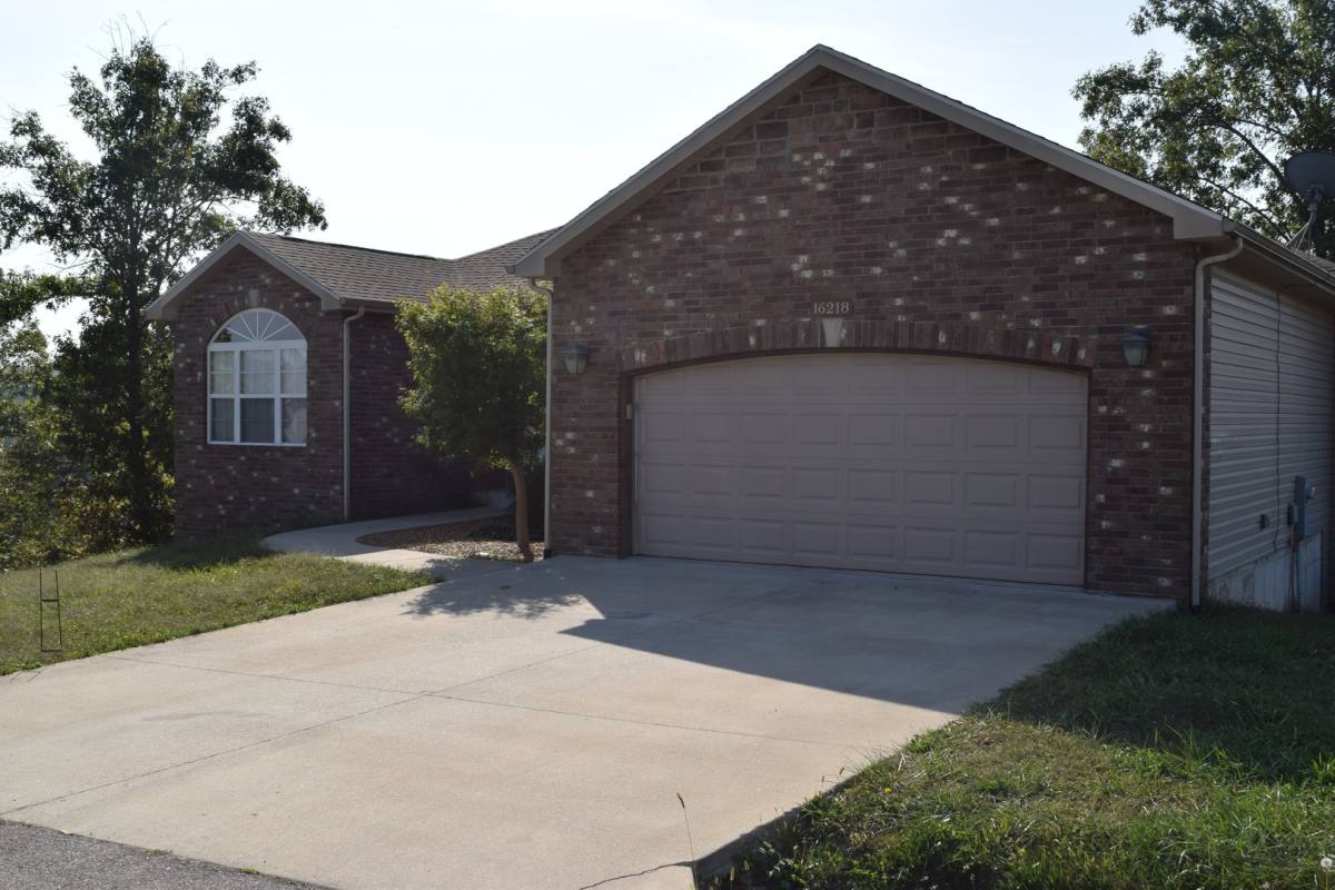 House for rent at 16218 Heartland Lane, Saint Robert, MO 65584