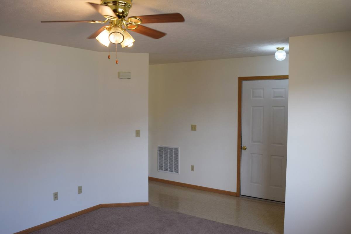 Townhouse for rent at 13895 A Trinity Cr, Saint Robert, MO 65584