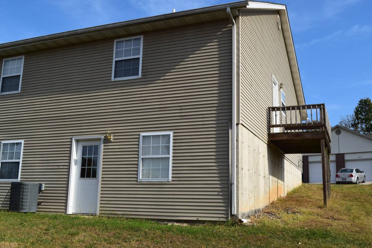 Townhouse for rent at 13895 A Trinity Cr, Saint Robert, MO 65584