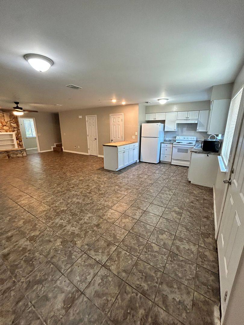 Townhouse for rent at 147 Cheri Lane, Panama City, FL 32404