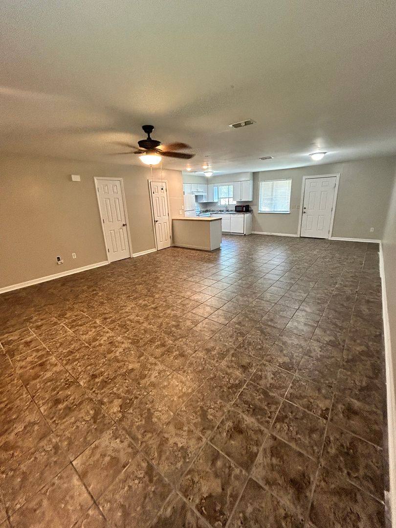 Townhouse for rent at 147 Cheri Lane, Panama City, FL 32404