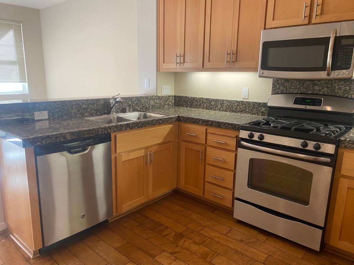 Townhouse for rent at 1930 Depot Dr, Livermore, CA 94550